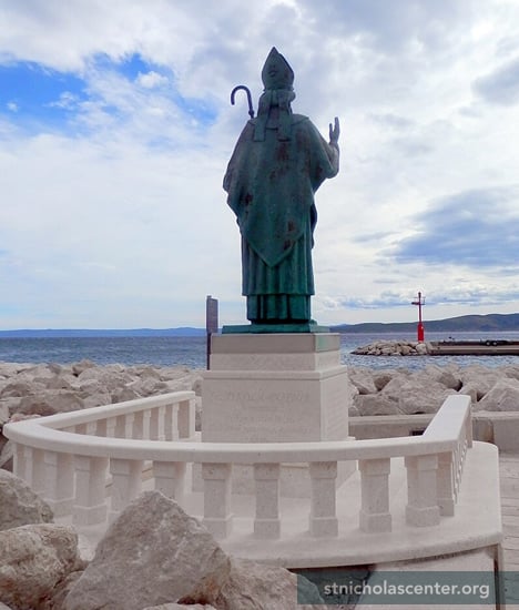 St Nicholas statue St Nicholas statue