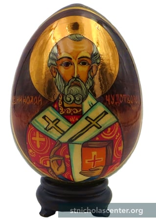 Wood egg with icon image Wood egg with icon image