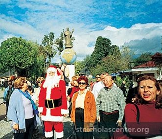 Santa, statue, people Santa, statue, people